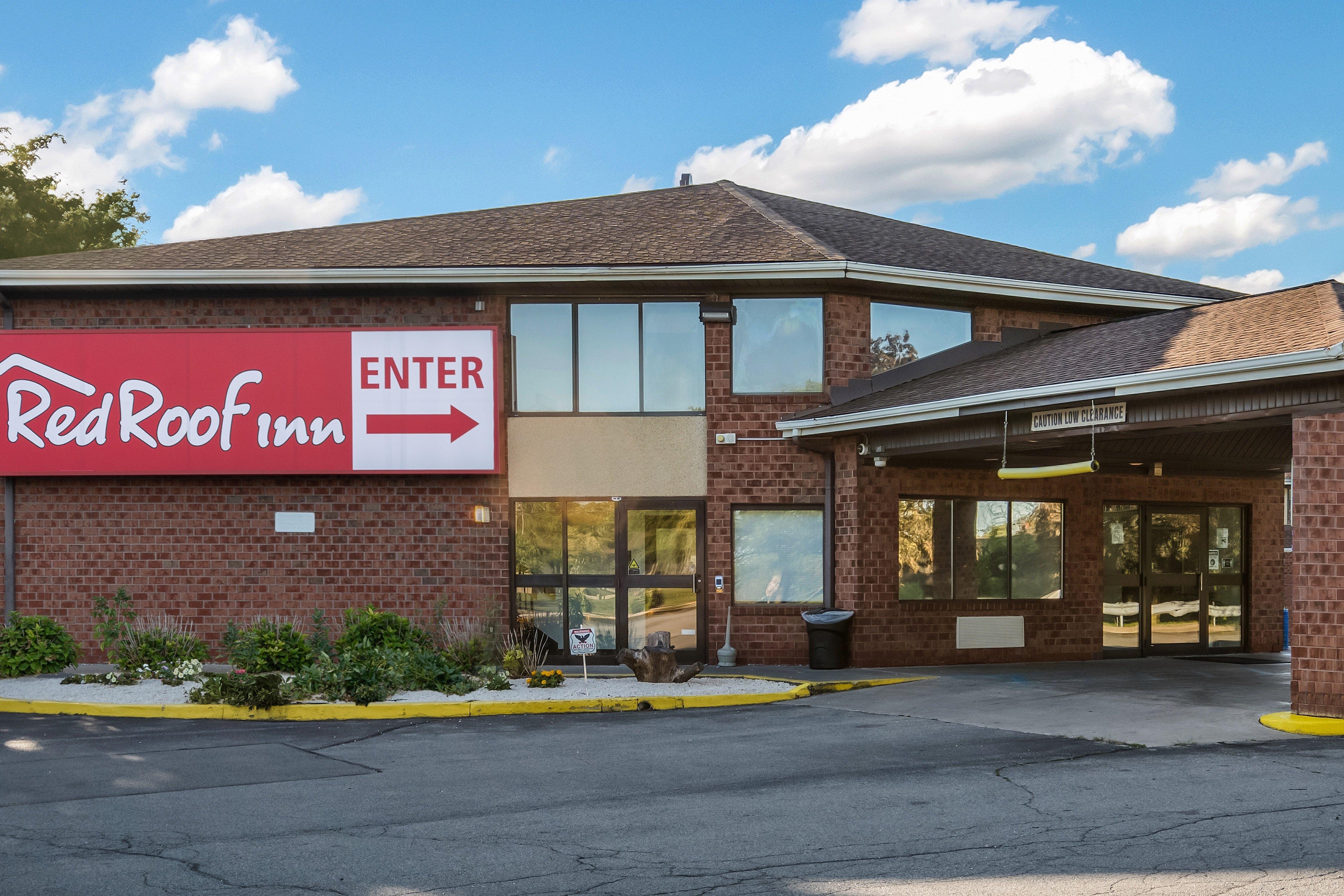 Red Roof Inn Rochester - Airport Exterior photo